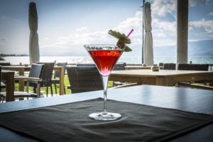 cocktails restaurant lac neuchatel avec vue lac